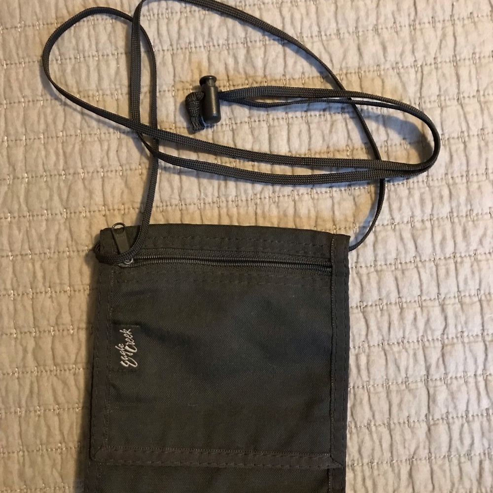 Eagle Creek Black Travel Wallet/Pouch